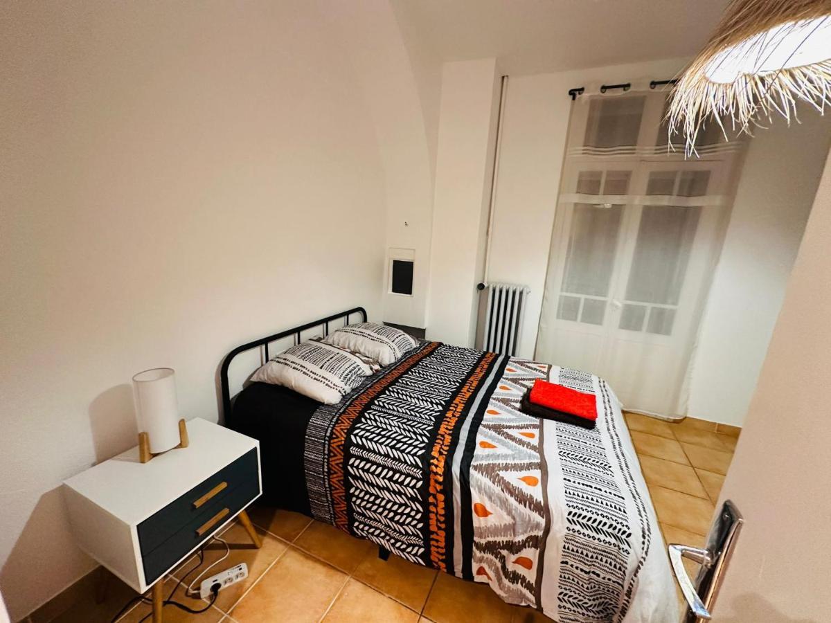 Appartement Lumineux Et Spacieux 2 Chambres Avec Parking Gratuit Dans La Rue Perpignan Exterior photo